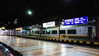 ジャカルタからジョグジャカルタへ電車で行く