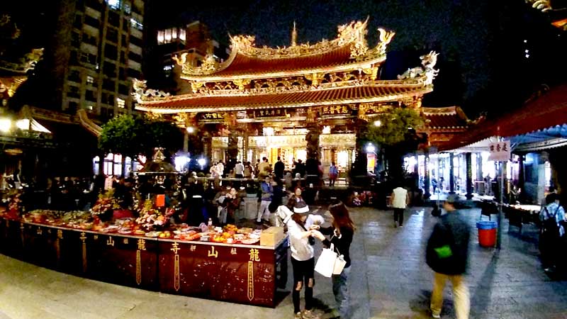台北のパワースポット龍山寺