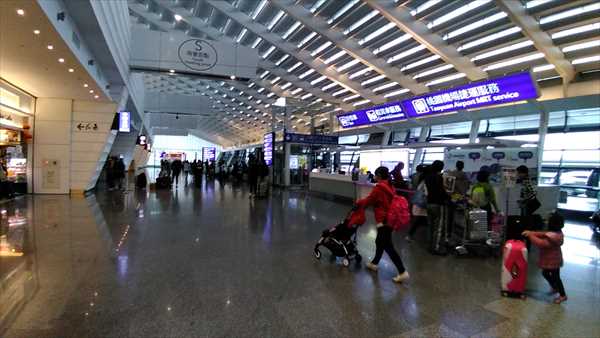 台北空港でターミナル間を移動する方法